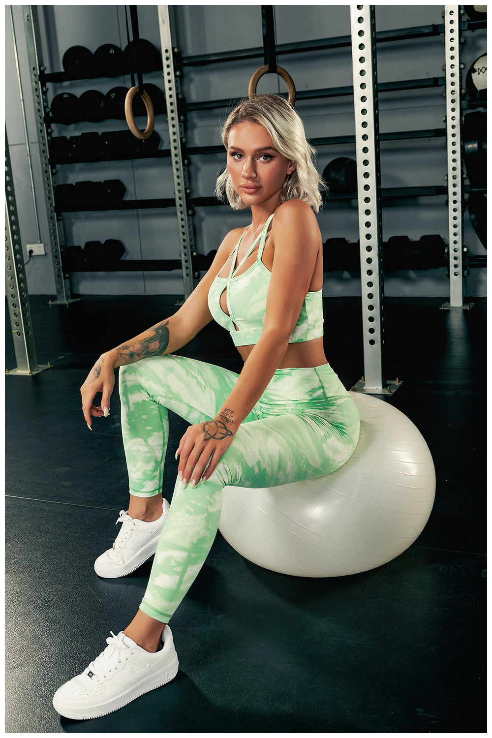 STARBELLA PADDED TIE DYED RUCHED SPORTS BRA AND LEGGINGS SET