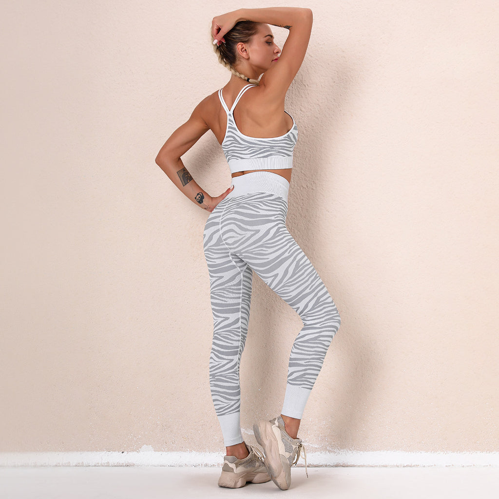 DIANA GUIDA CREAM SEAMLESS LONG SLEEVE LEOPARDS DETAIL SPORTS SETS