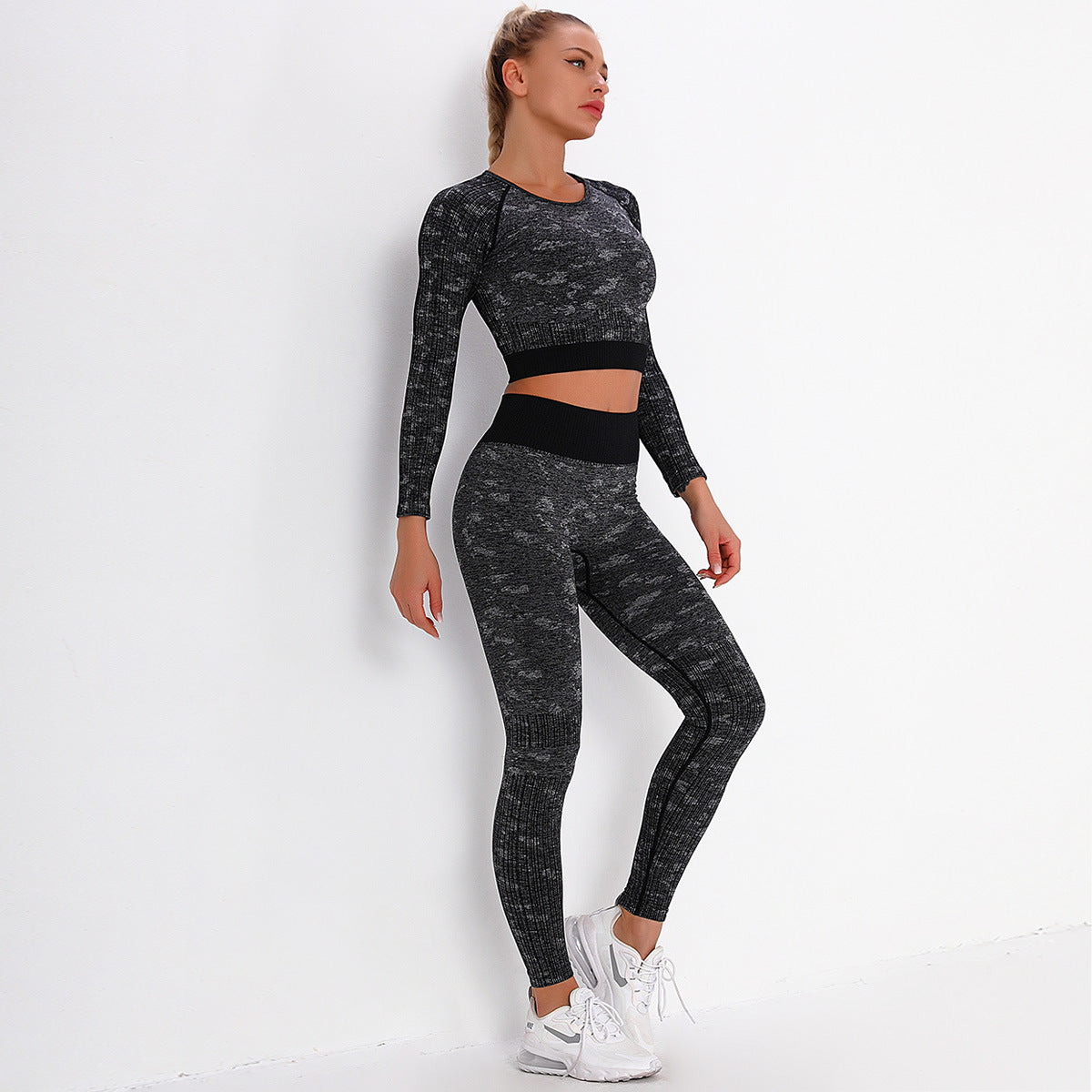 STAR BELLA BLACK SEAMLESS CONTOUR LONG SLEEVE TOP AND LEGGINGS