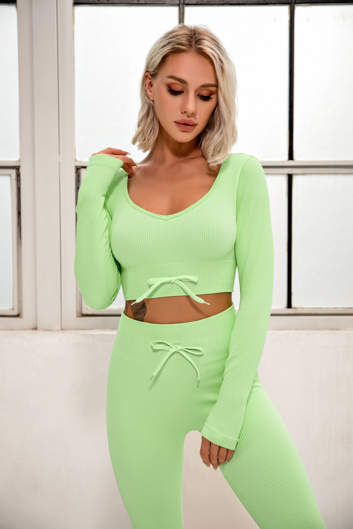 SPORTS SCULPT LUXE LONG SLEEVE SPORTS TOP& LEGGINGS