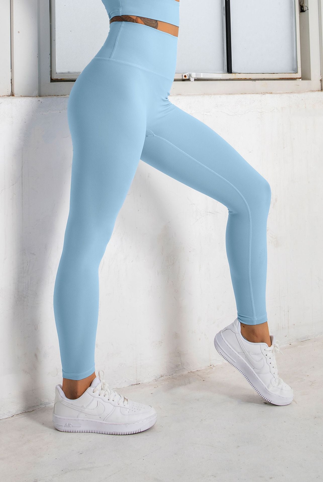 DIANA GUIDA SPORT SHOULDER WARMER CUF OFF BRUSHED SPORTS CROP TOP AND LEGGINGES